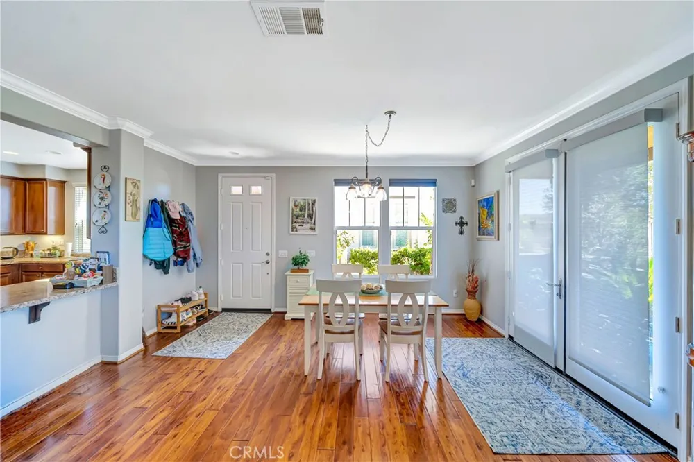 28606 Pietro Valencia, CA 91354