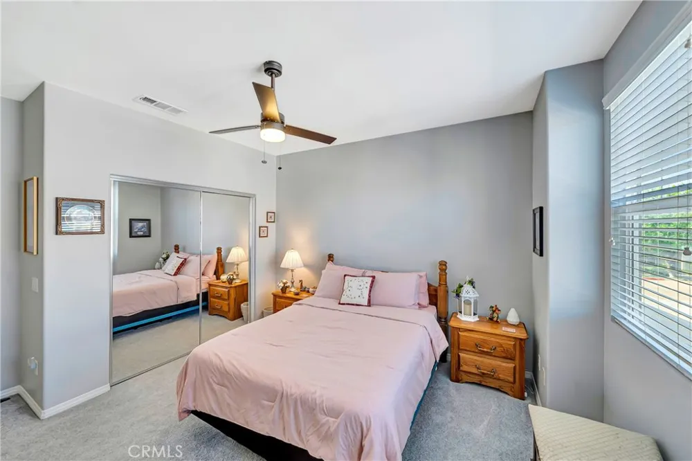 28606 Pietro Valencia, CA 91354