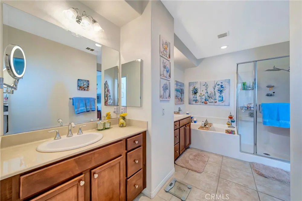 28606 Pietro Valencia, CA 91354