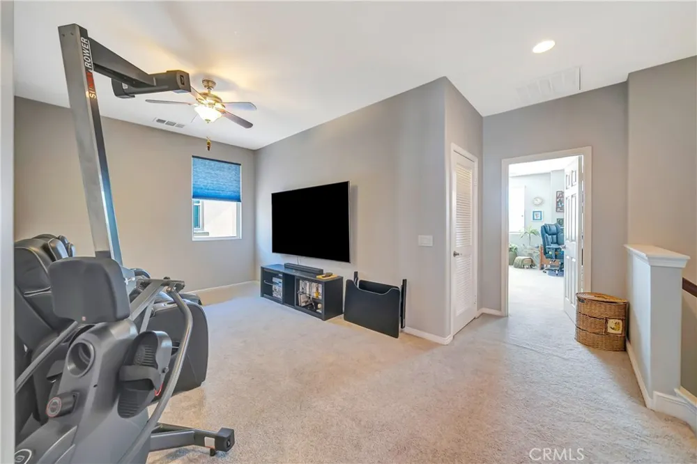 28606 Pietro Valencia, CA 91354