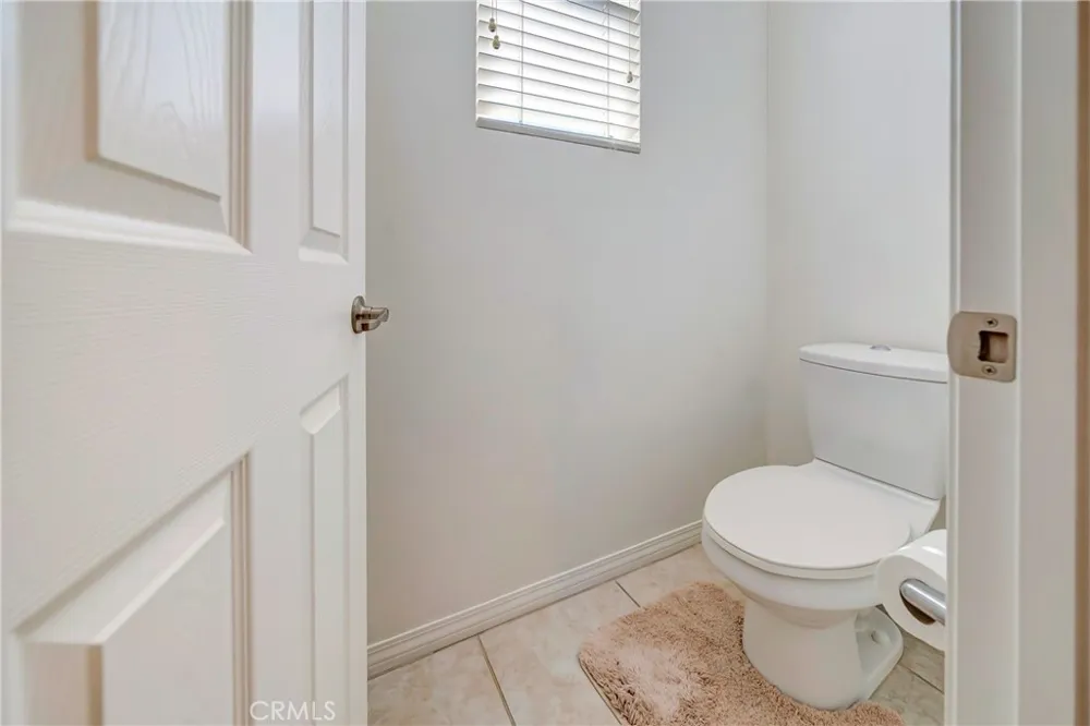 28606 Pietro Valencia, CA 91354