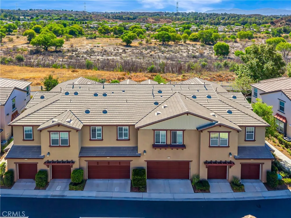 28606 Pietro Valencia, CA 91354