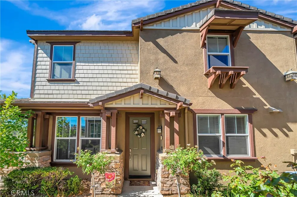 28606 Pietro Valencia, CA 91354