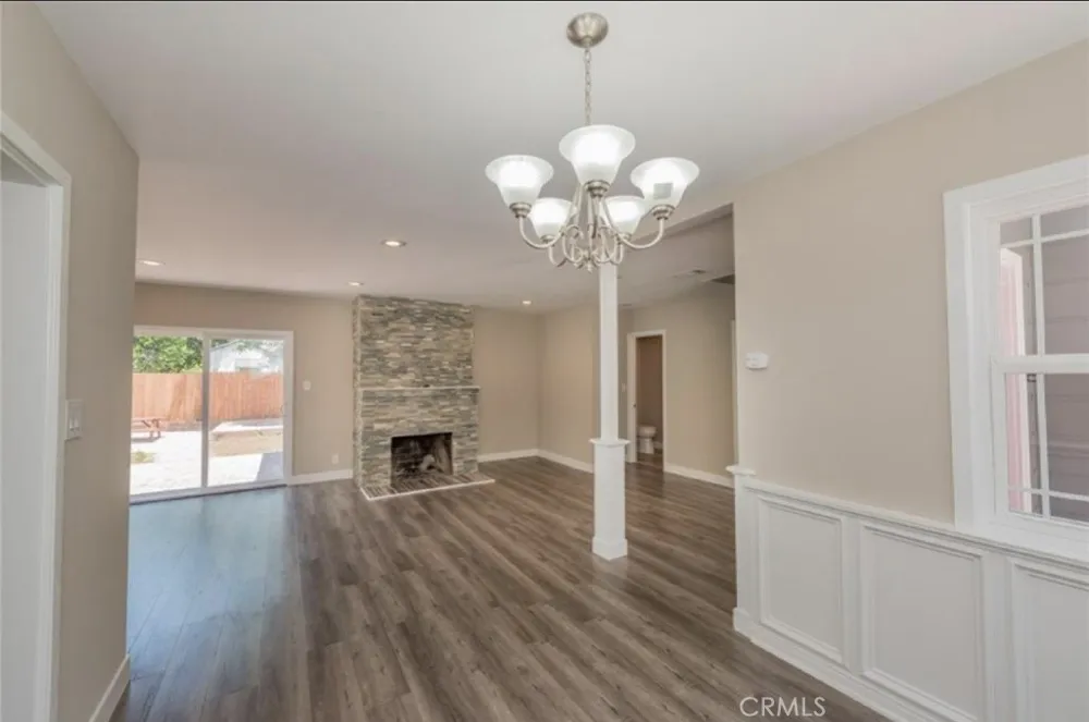 8956 Gladbeck Avenue Northridge, CA 91324