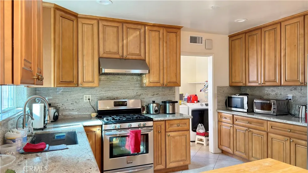 9621 Jumilla Chatsworth, CA 91311