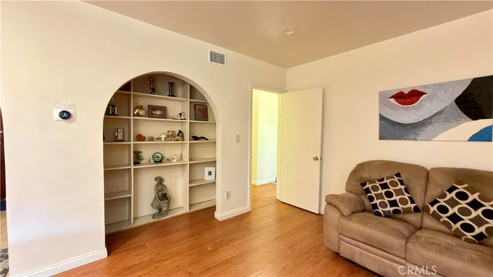 9621 Jumilla Chatsworth, CA 91311