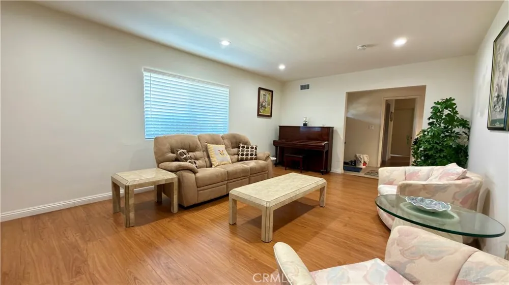 9621 Jumilla Chatsworth, CA 91311