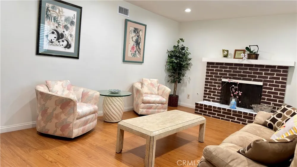 9621 Jumilla Chatsworth, CA 91311