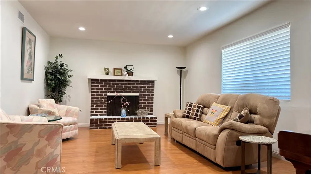 9621 Jumilla Chatsworth, CA 91311