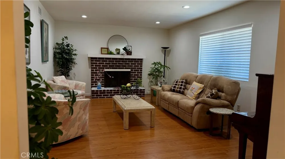 9621 Jumilla Chatsworth, CA 91311
