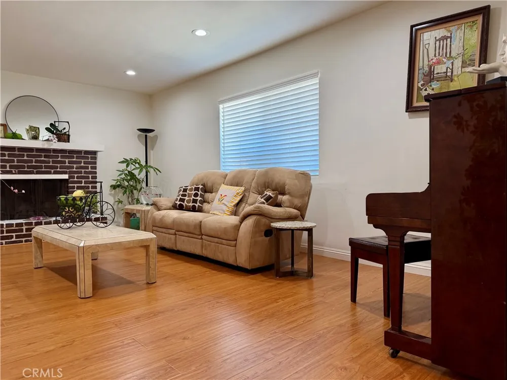 9621 Jumilla Chatsworth, CA 91311