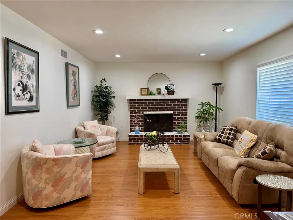 9621 Jumilla Chatsworth, CA 91311