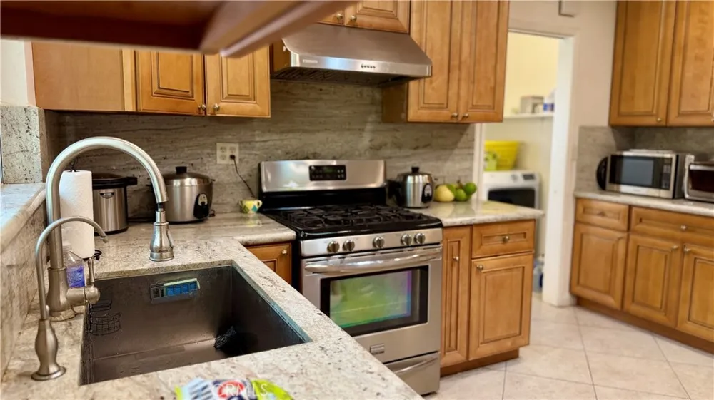 9621 Jumilla Chatsworth, CA 91311