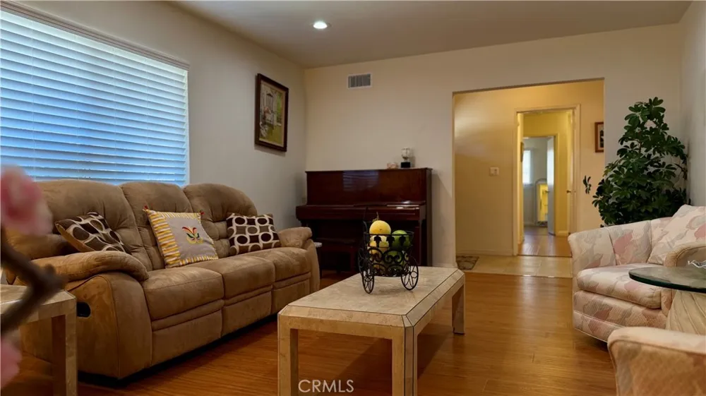 9621 Jumilla Chatsworth, CA 91311