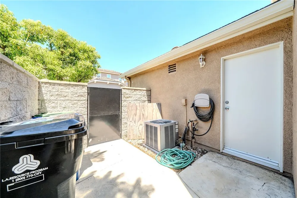 11450 Wistful Vista Way Porter Ranch, CA 91326