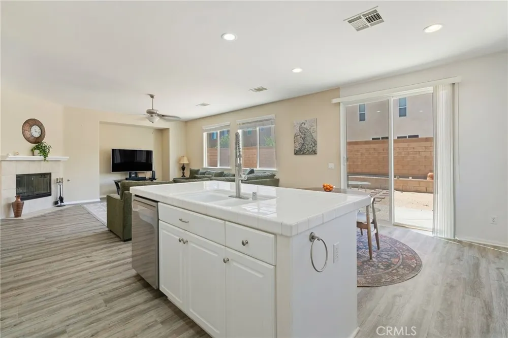 5824 W Avenue K13 Lancaster, CA 93536