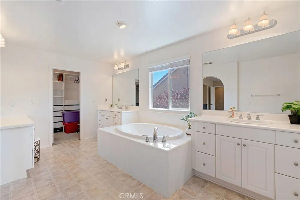 5824 W Avenue K13 Lancaster, CA 93536