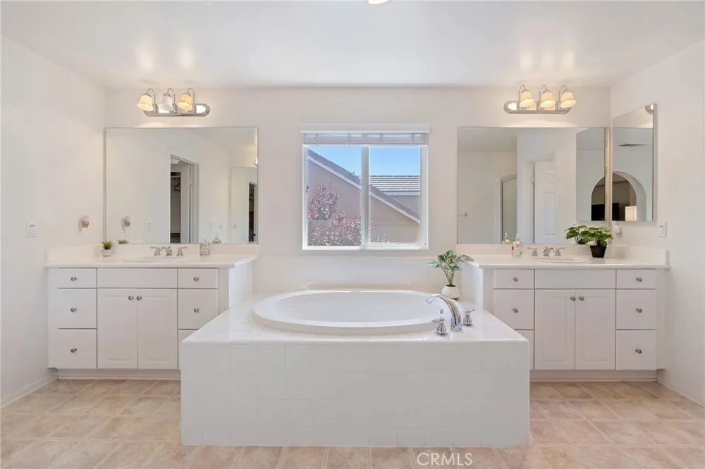 5824 W Avenue K13 Lancaster, CA 93536
