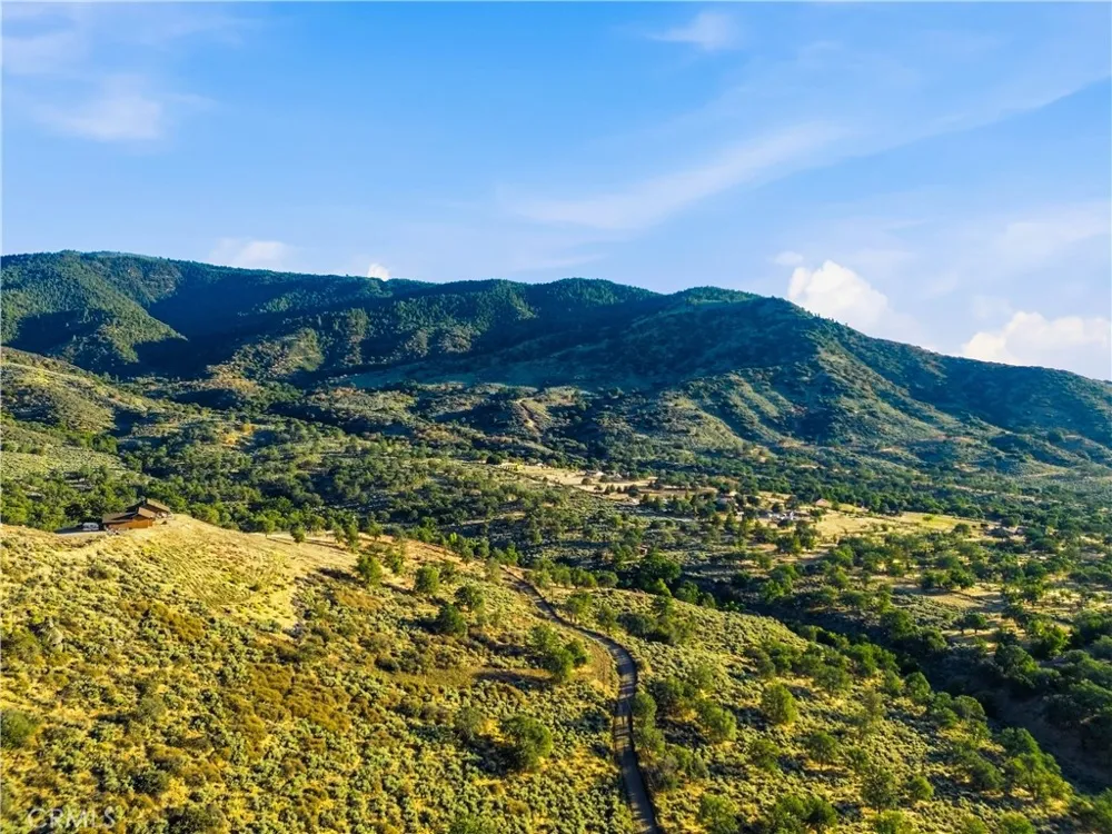 Chalet Tehachapi, CA 93561