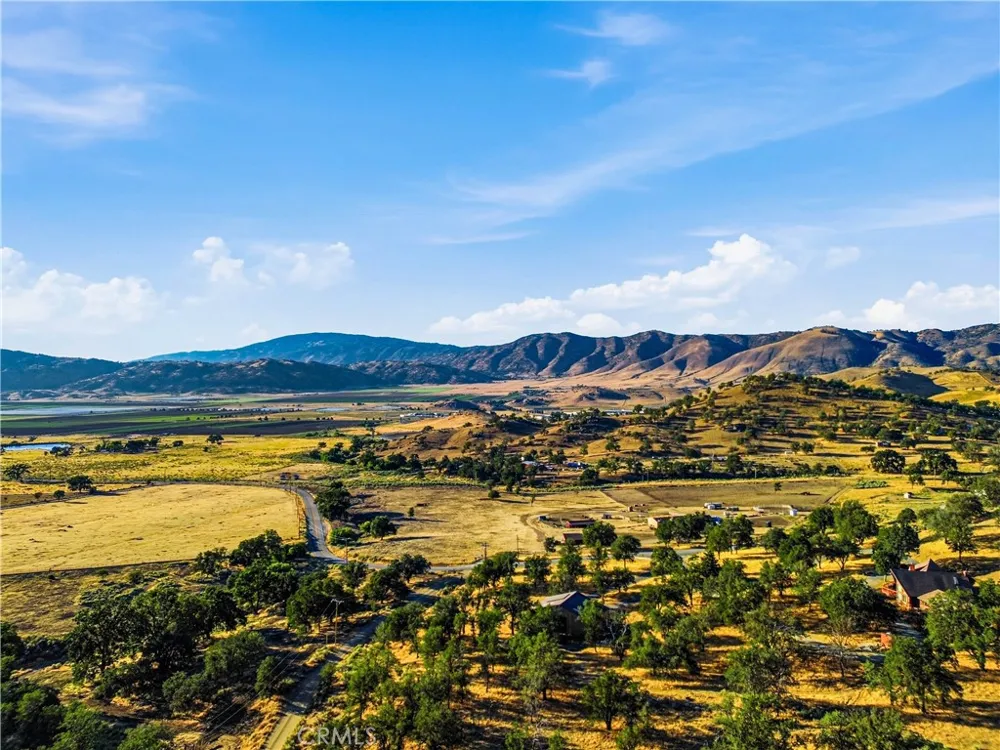 Chalet Tehachapi, CA 93561