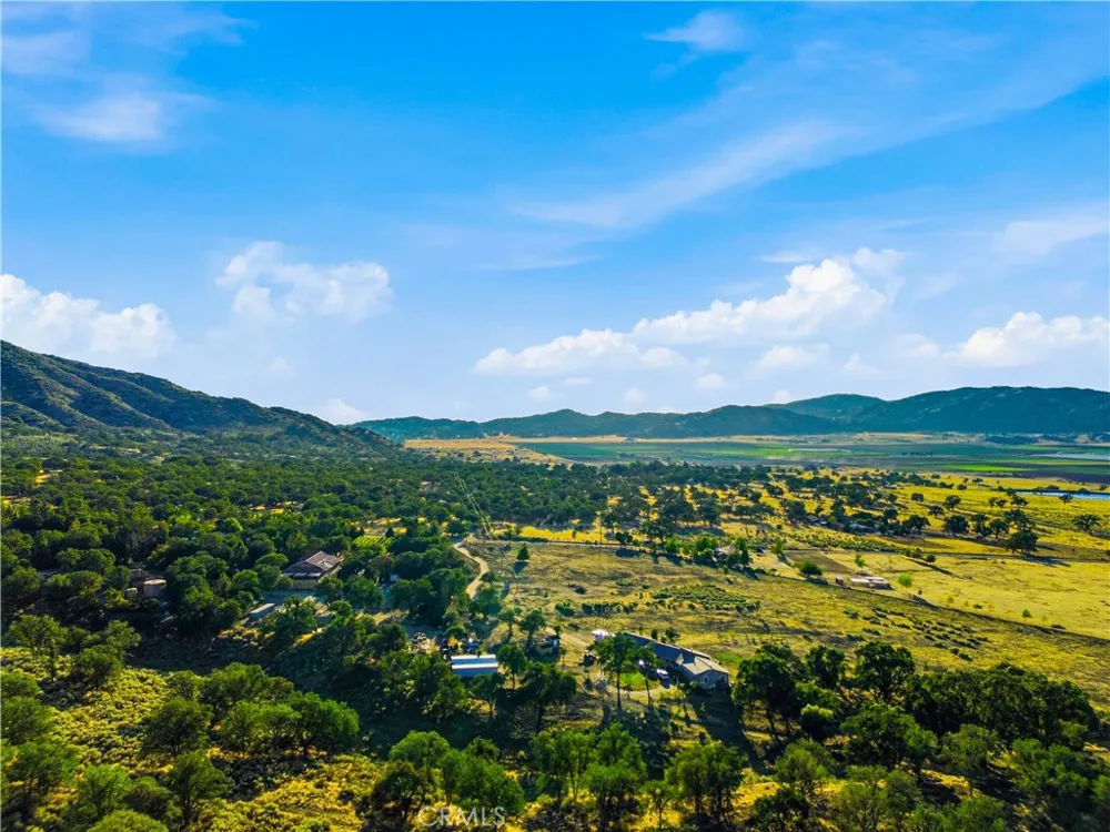 Chalet Tehachapi, CA 93561