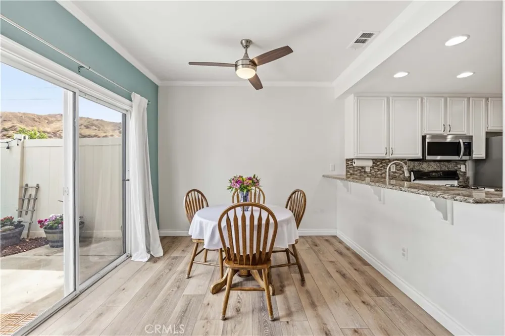 28148 Bobwhite Circle #64 Saugus, CA 91350