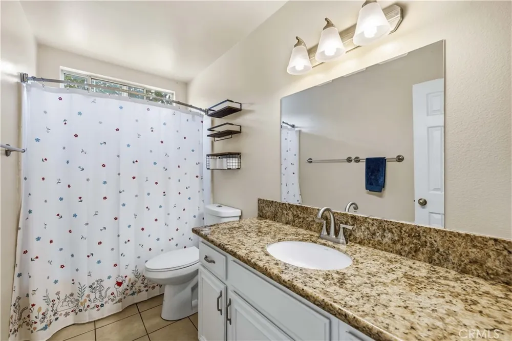 28148 Bobwhite Circle #64 Saugus, CA 91350