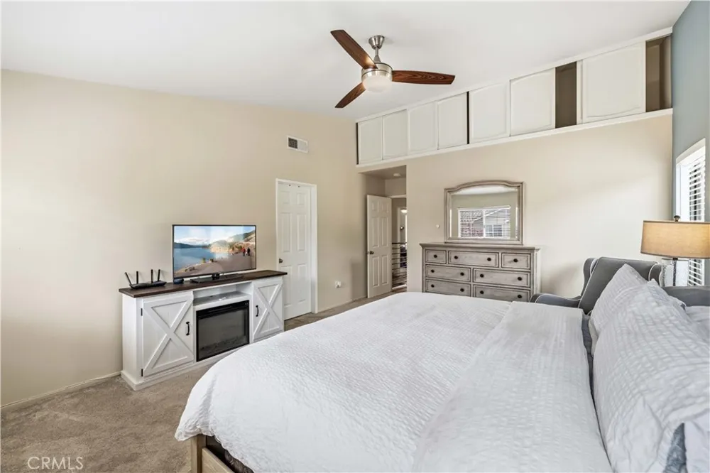 28148 Bobwhite Circle #64 Saugus, CA 91350