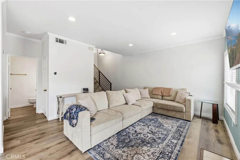 28148 Bobwhite Circle #64 Saugus, CA 91350