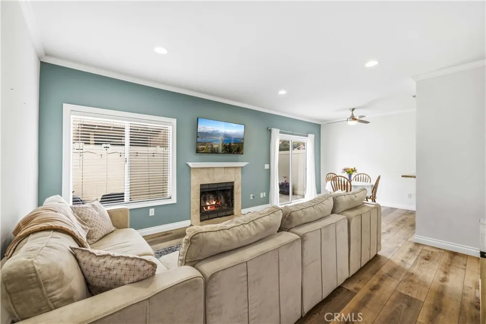 28148 Bobwhite Circle #64 Saugus, CA 91350