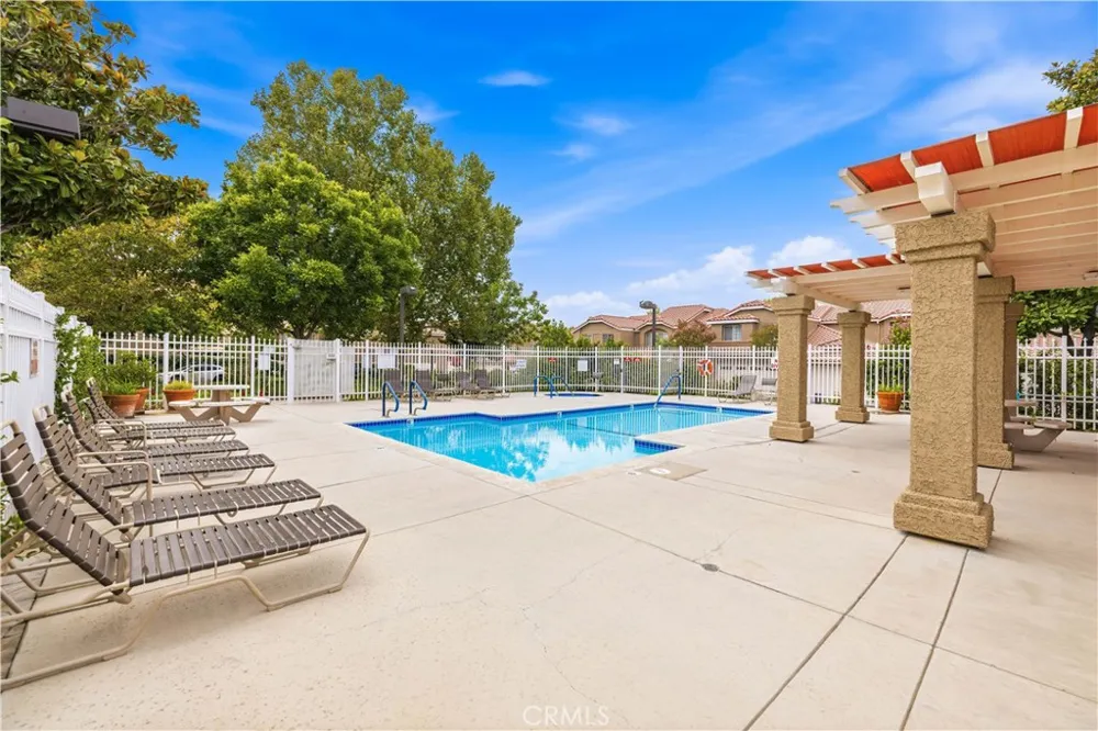 28148 Bobwhite Circle #64 Saugus, CA 91350