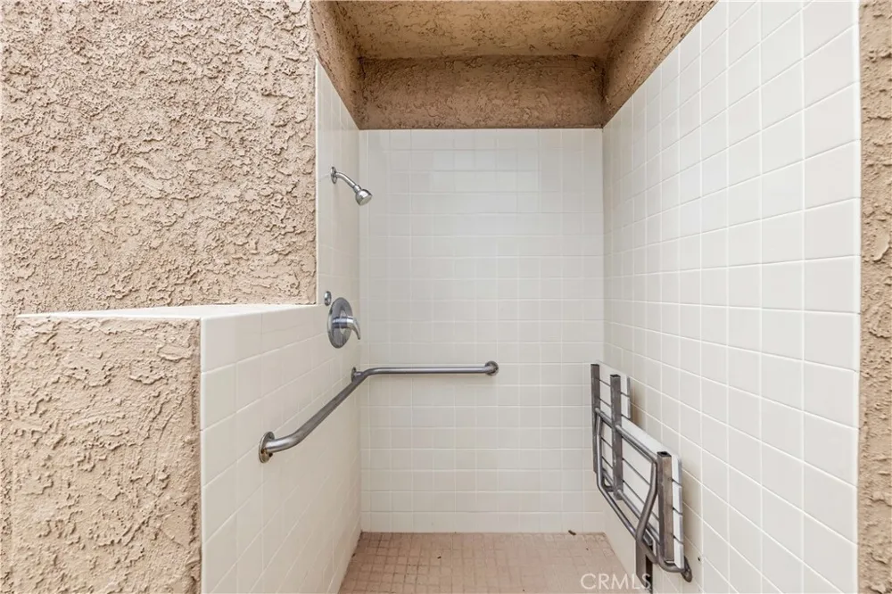 28148 Bobwhite Circle #64 Saugus, CA 91350