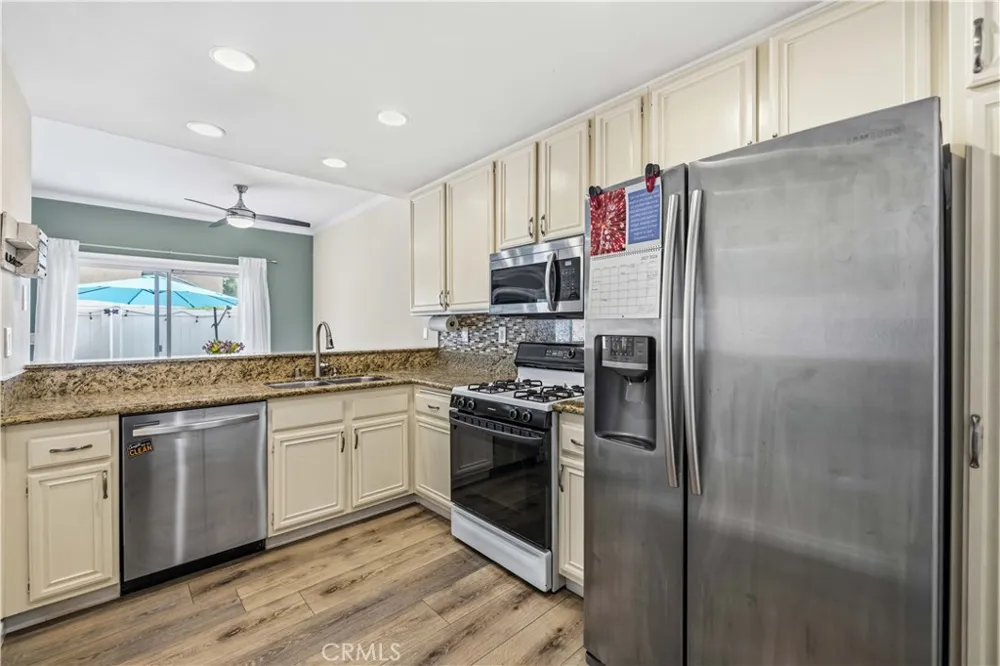 28148 Bobwhite Circle #64 Saugus, CA 91350