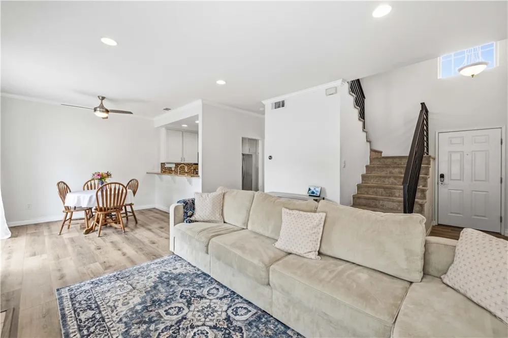 28148 Bobwhite Circle #64 Saugus, CA 91350