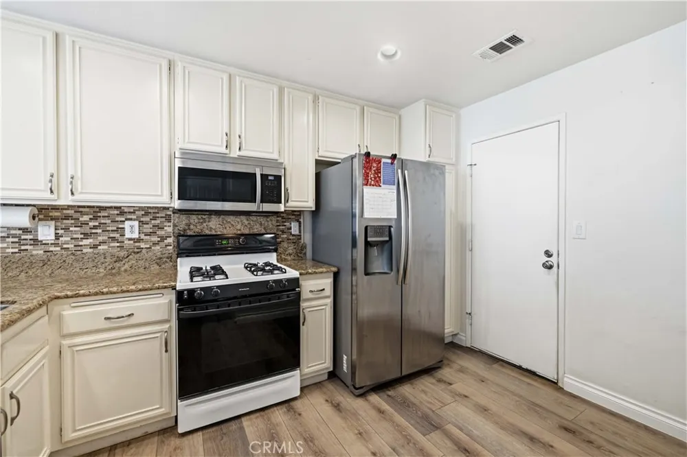 28148 Bobwhite Circle #64 Saugus, CA 91350