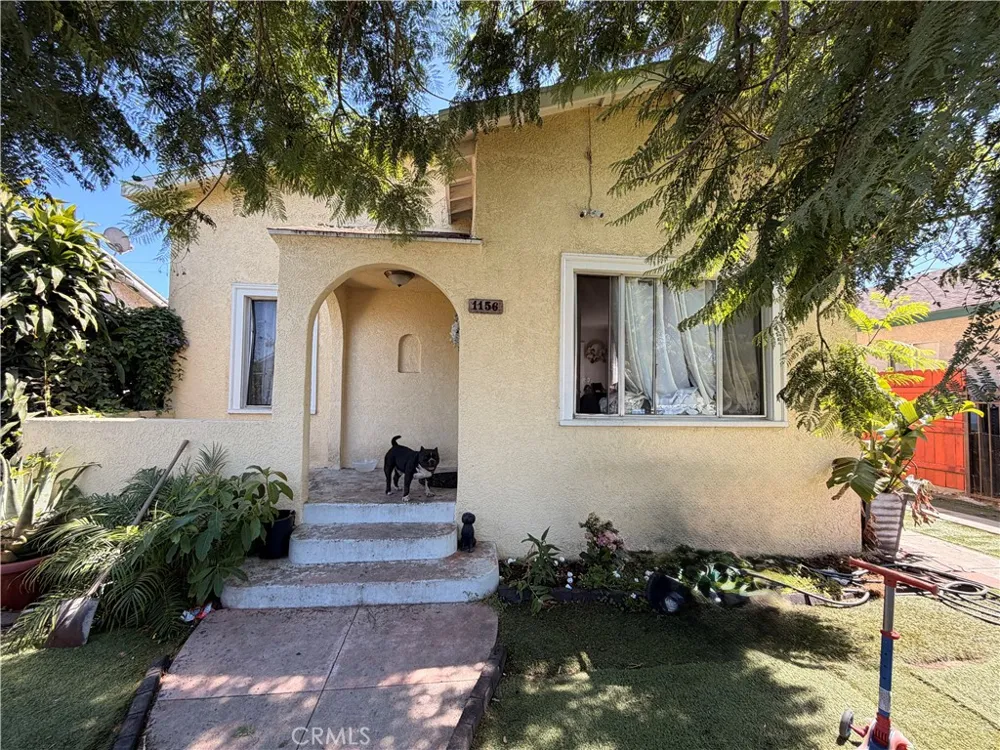 1156 E 65th Los Angeles, CA 90001