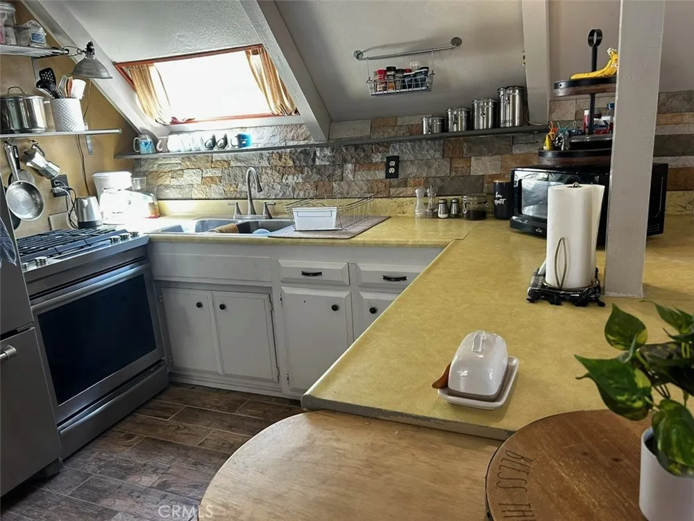1916 Poplar Pine Mountain Club, CA 93222