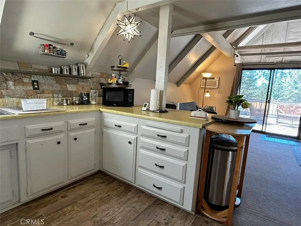 1916 Poplar Pine Mountain Club, CA 93222