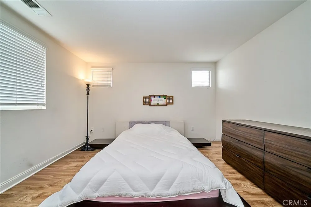 21125 Ingomar Court Canoga Park, CA 91304