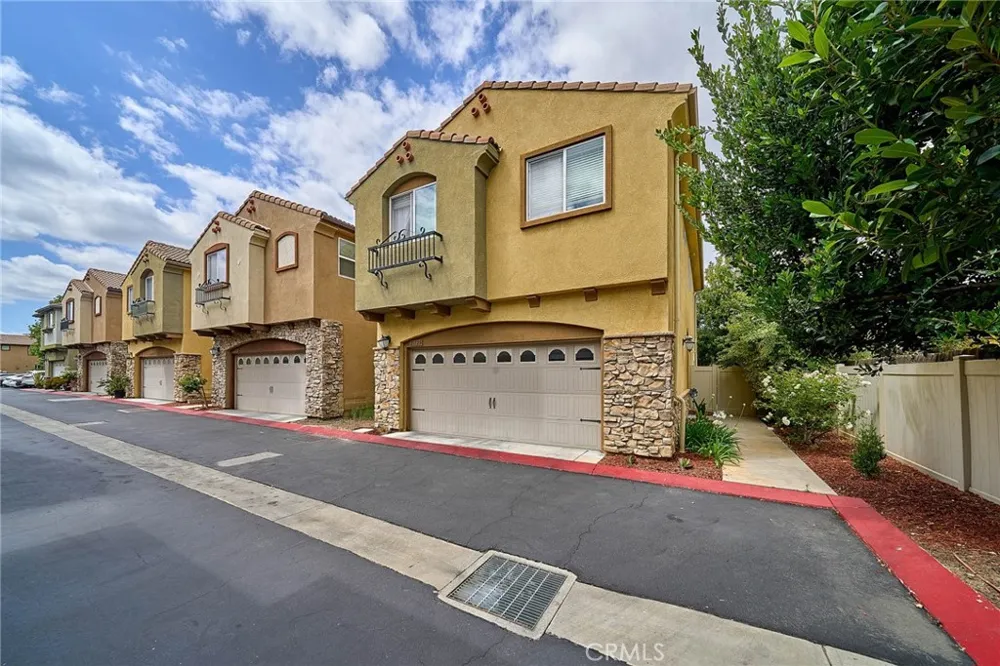 21125 Ingomar Court Canoga Park, CA 91304