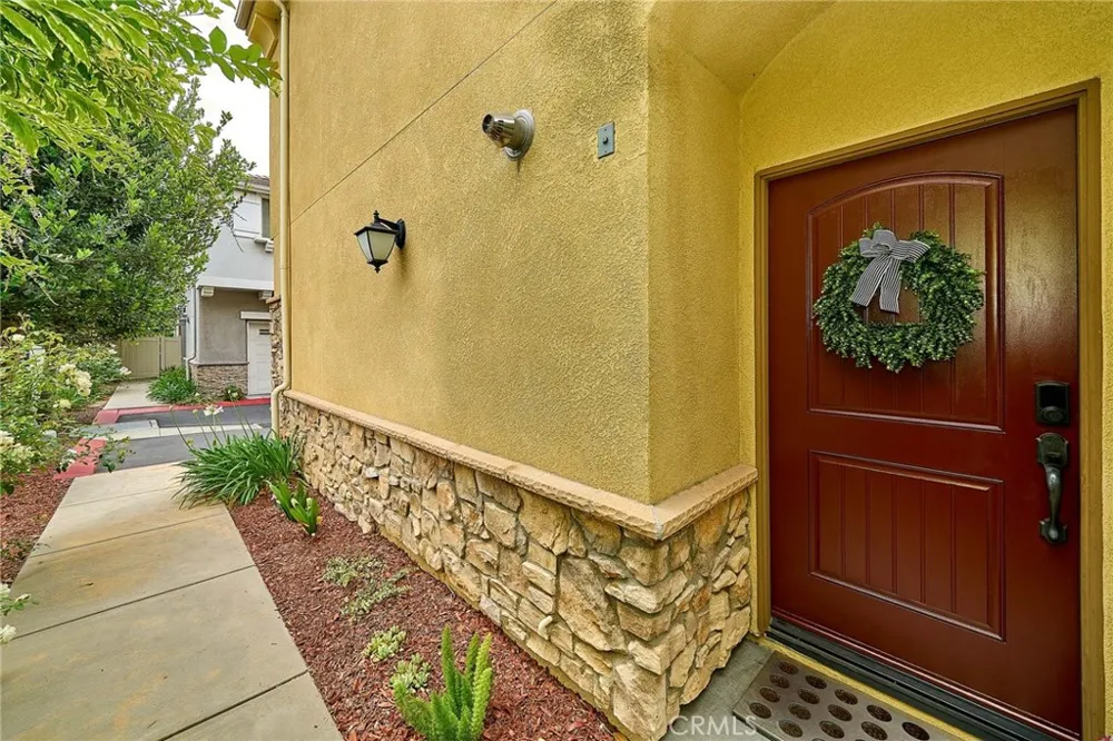 21125 Ingomar Court Canoga Park, CA 91304