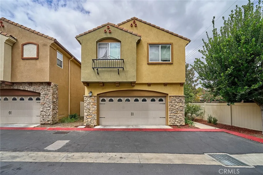 21125 Ingomar Court Canoga Park, CA 91304
