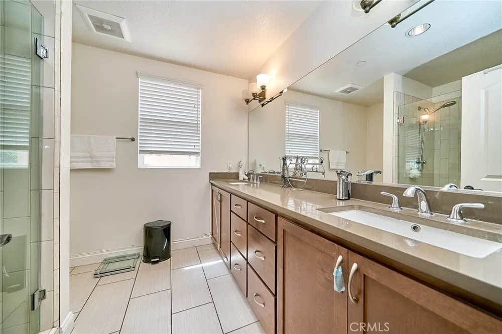 21125 Ingomar Court Canoga Park, CA 91304