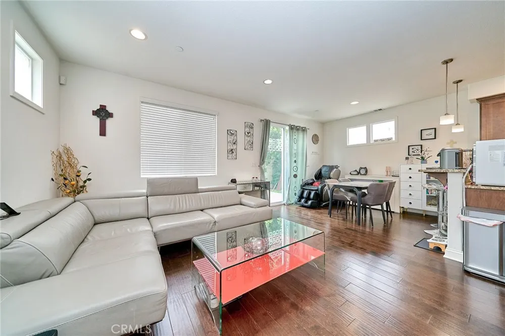 21125 Ingomar Court Canoga Park, CA 91304