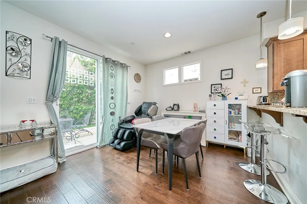 21125 Ingomar Court Canoga Park, CA 91304