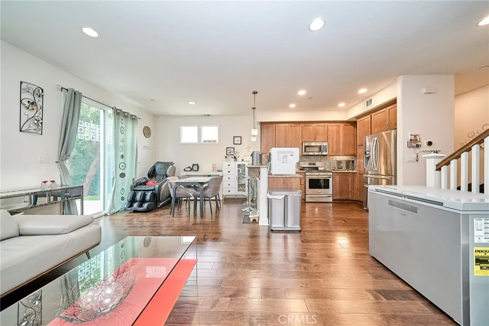 21125 Ingomar Court Canoga Park, CA 91304