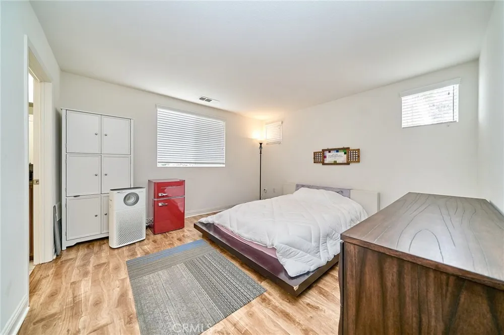 21125 Ingomar Court Canoga Park, CA 91304
