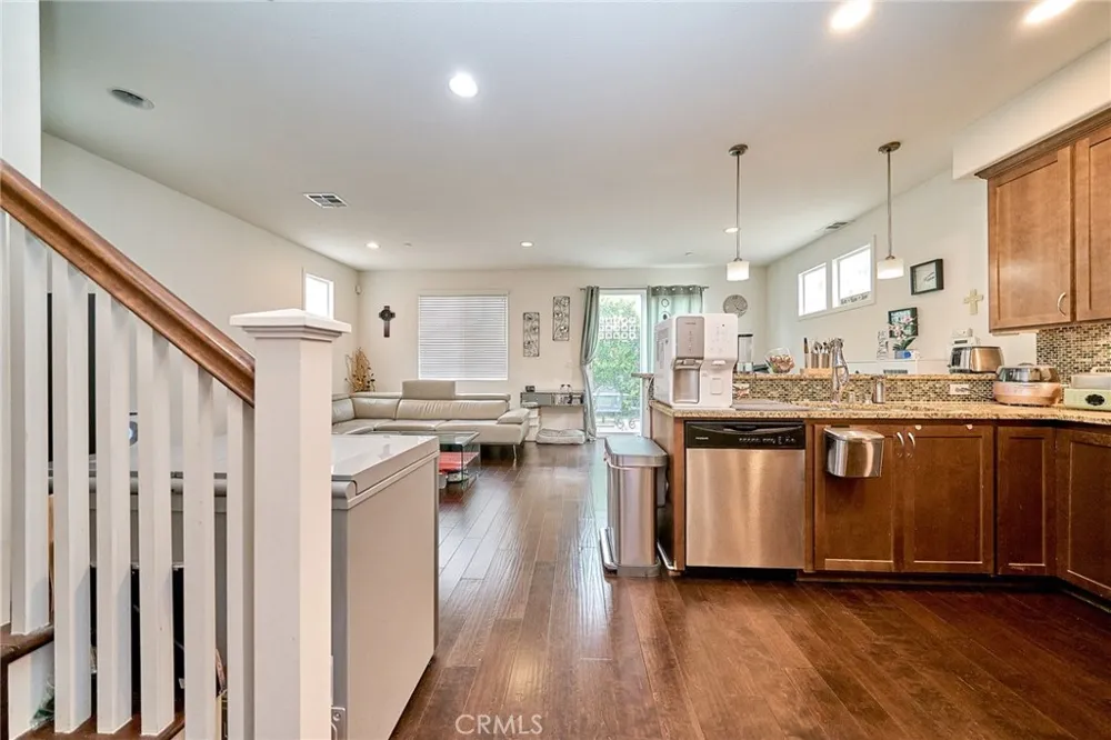 21125 Ingomar Court Canoga Park, CA 91304