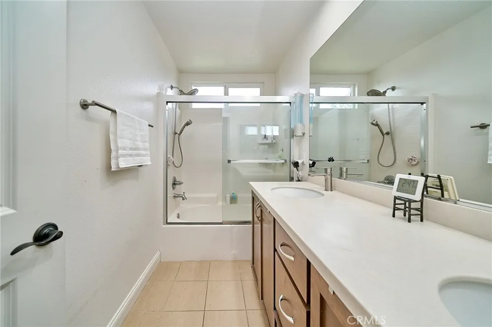 21125 Ingomar Court Canoga Park, CA 91304