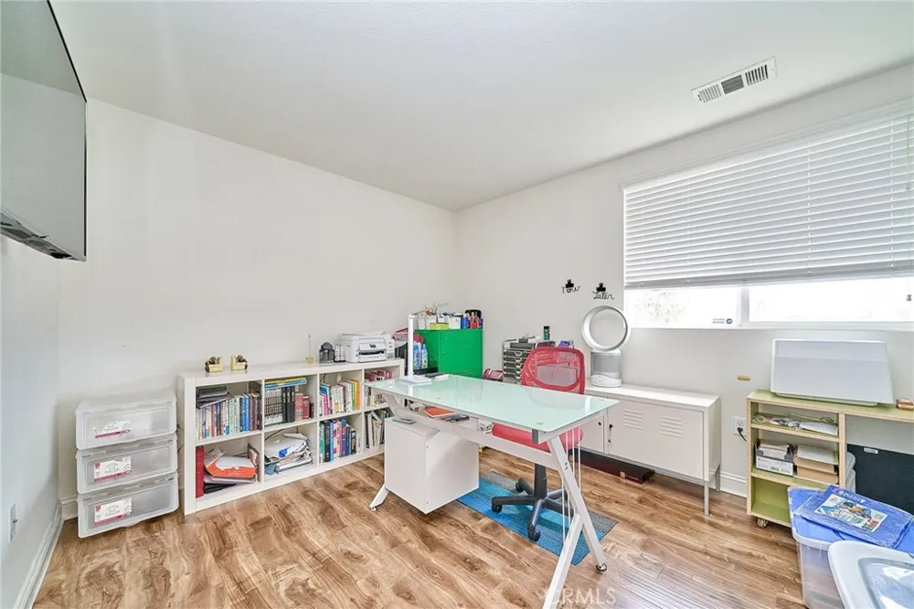 21125 Ingomar Court Canoga Park, CA 91304